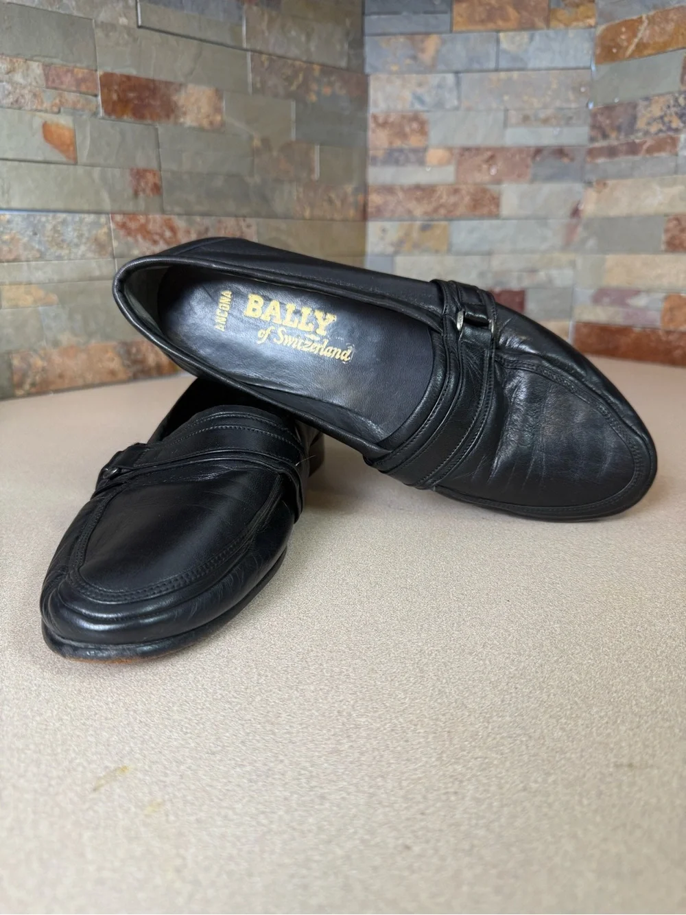 Vintage Bally of Switzerland Black Leather Moc Toe Loafers Men’s 6 / Women’s 7.5